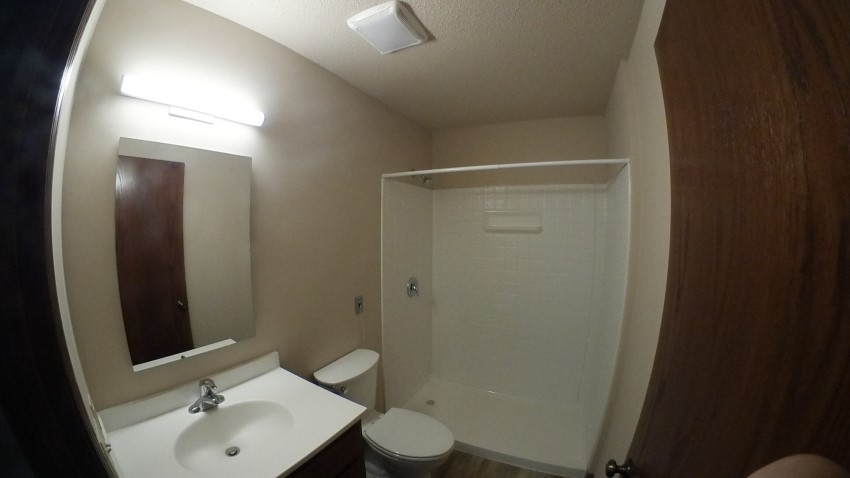 Picture of Pawnee Village 1 apartment bathroom